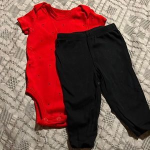 Carter’s Valentine’s set 6 months Washed, Never worn.